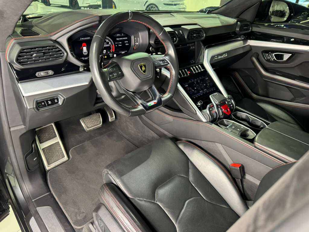 2019 Lamborghini Urus Grigio Lynx paint, pano roof, 360 camera, Bang & Olufsen audio system AND MUCH MORE!!! Fort Lauderdale FL
