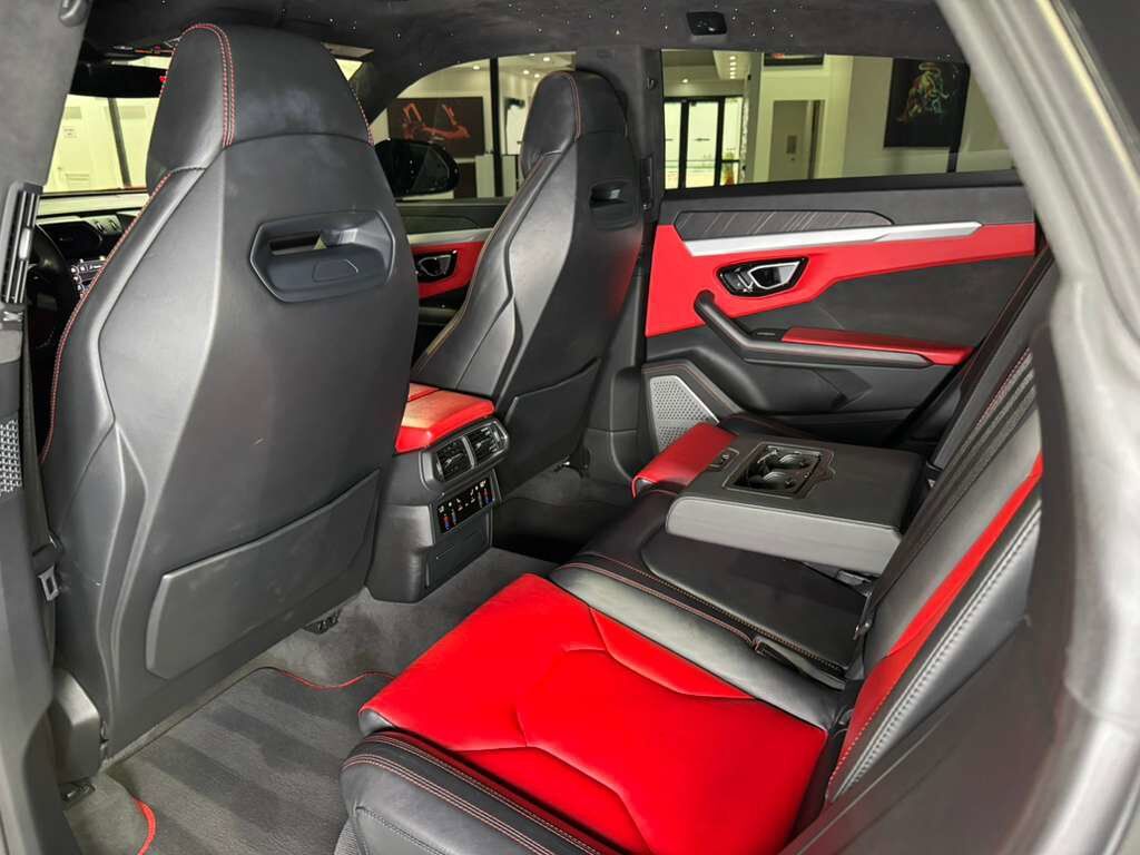 2019 Lamborghini Urus panoramic roof, Rosso Mars calipers/interior, Bang & Olufsen audio system AND MUCH MORE!! Fort Lauderdale FL