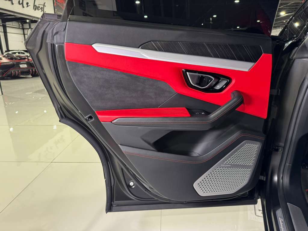 2019 Lamborghini Urus panoramic roof, Rosso Mars calipers/interior, Bang & Olufsen audio system AND MUCH MORE!! Fort Lauderdale FL