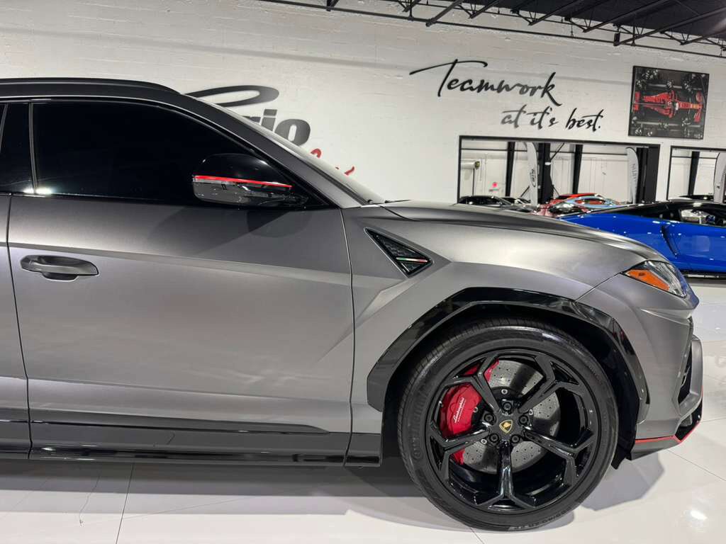 2019 Lamborghini Urus panoramic roof, Rosso Mars calipers/interior, Bang & Olufsen audio system AND MUCH MORE!! Fort Lauderdale FL