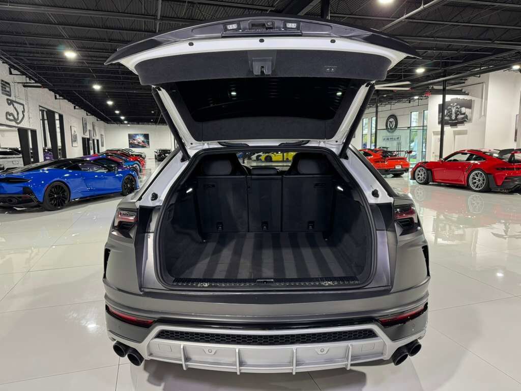 2019 Lamborghini Urus panoramic roof, Rosso Mars calipers/interior, Bang & Olufsen audio system AND MUCH MORE!! Fort Lauderdale FL