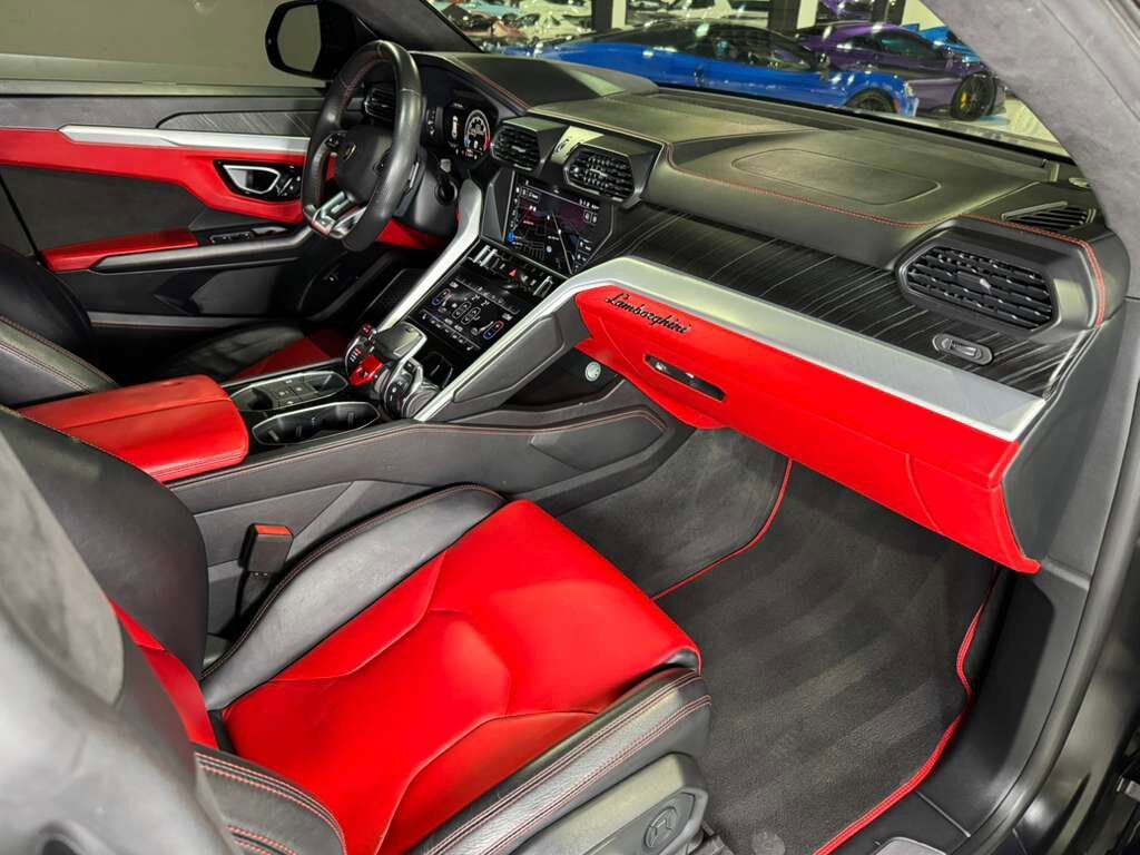 2019 Lamborghini Urus panoramic roof, Rosso Mars calipers/interior, Bang & Olufsen audio system AND MUCH MORE!! Fort Lauderdale FL