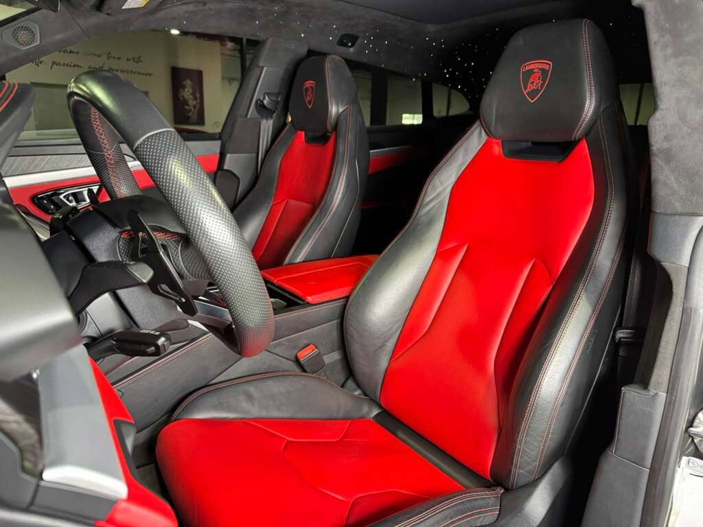 2019 Lamborghini Urus panoramic roof, Rosso Mars calipers/interior, Bang & Olufsen audio system AND MUCH MORE!! Fort Lauderdale FL