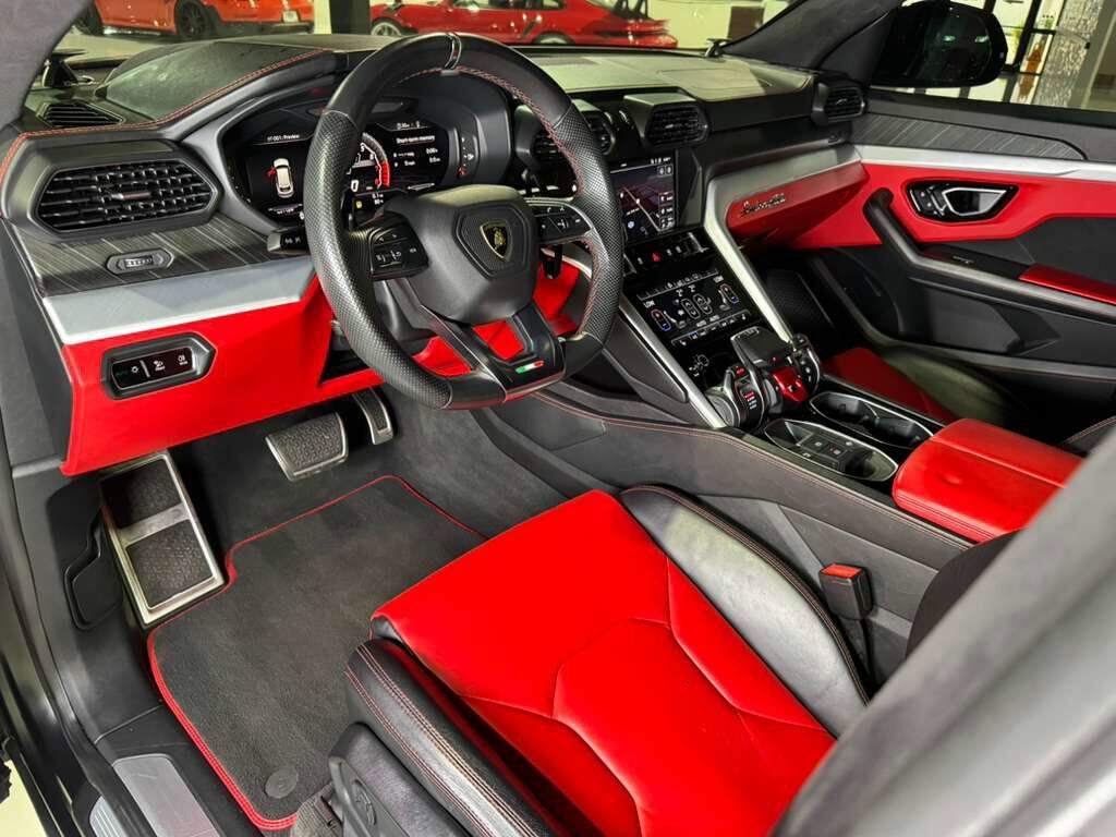 2019 Lamborghini Urus panoramic roof, Rosso Mars calipers/interior, Bang & Olufsen audio system AND MUCH MORE!! Fort Lauderdale FL
