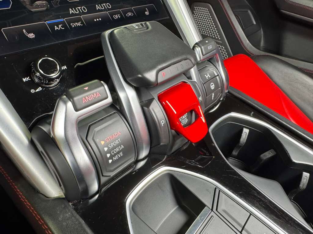 2019 Lamborghini Urus panoramic roof, Rosso Mars calipers/interior, Bang & Olufsen audio system AND MUCH MORE!! Fort Lauderdale FL
