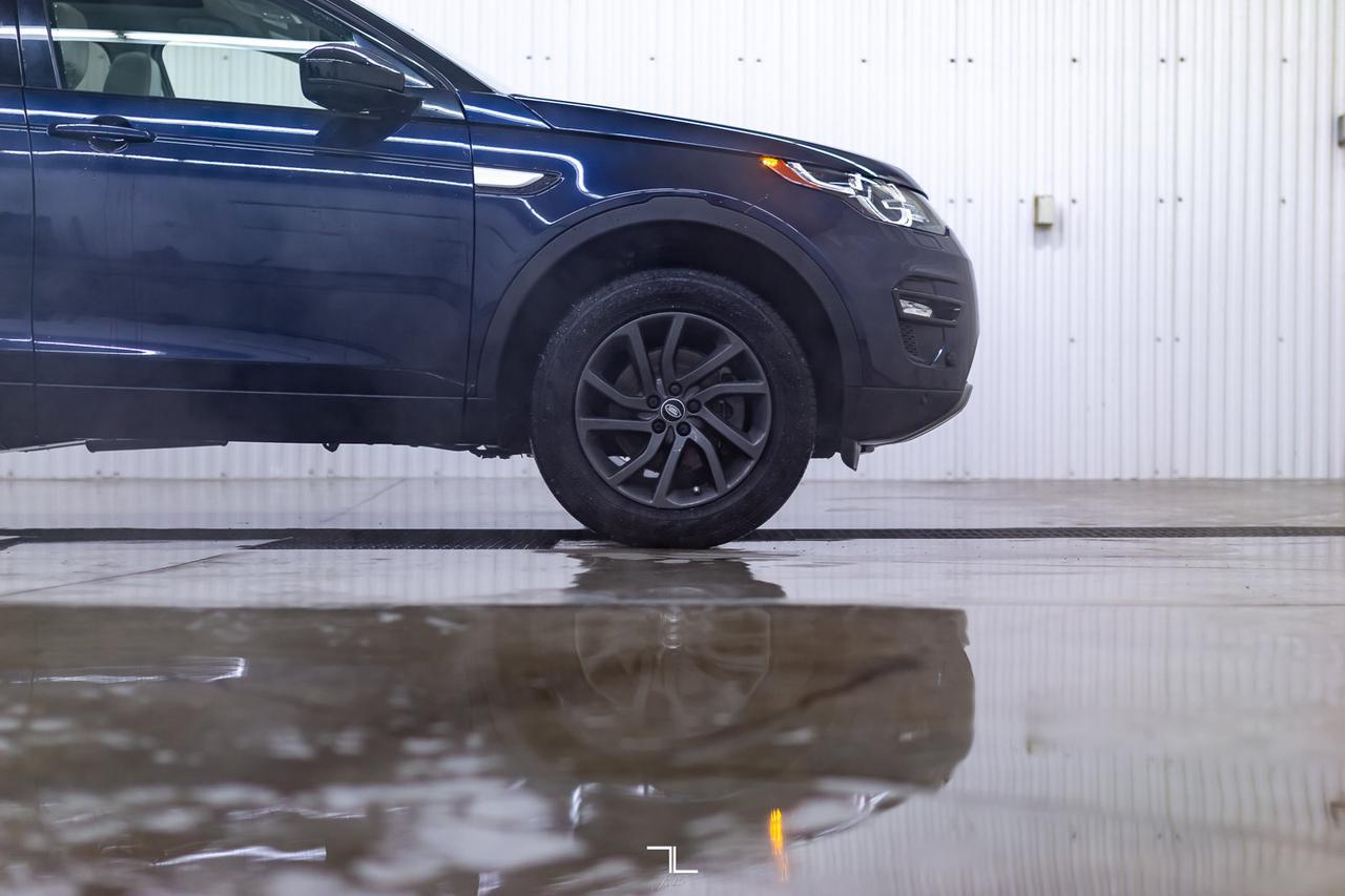 2019 Land Rover Discovery AWD HSE Sport Leather Roof Nav BCam Red Deer AB