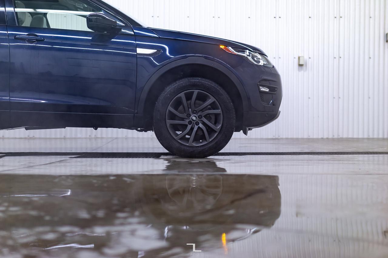 2019 Land Rover Discovery AWD HSE Sport Leather Roof Nav BCam Red Deer AB