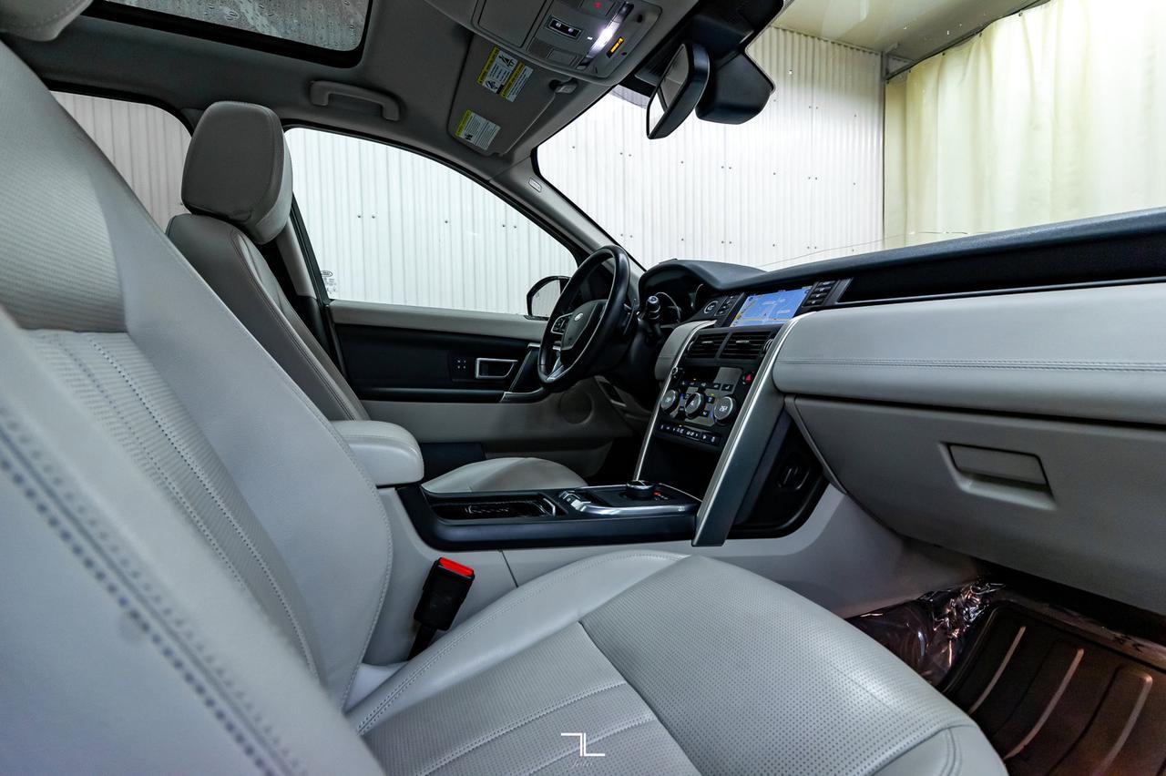 2019 Land Rover Discovery AWD HSE Sport Leather Roof Nav BCam Red Deer AB