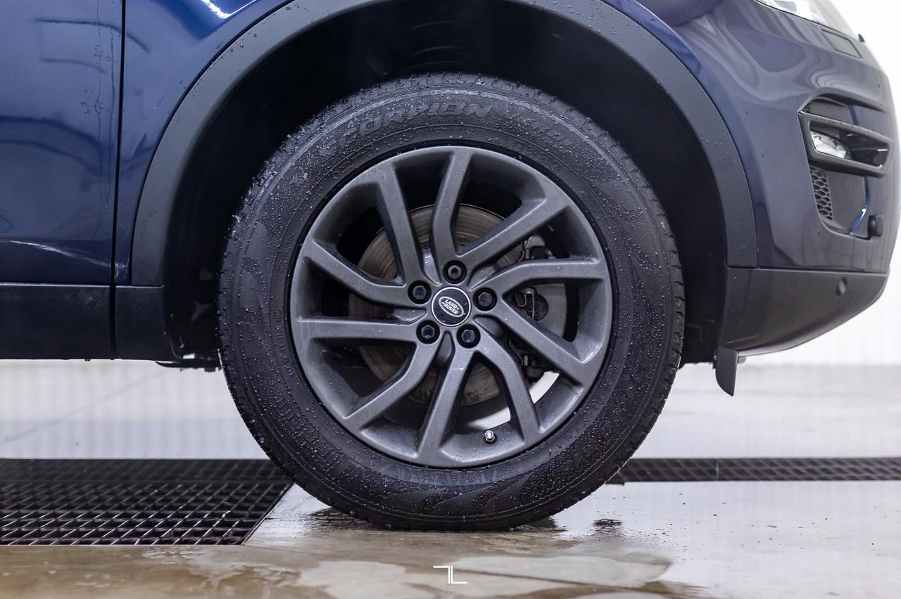 2019 Land Rover Discovery AWD HSE Sport Leather Roof Nav BCam Red Deer AB