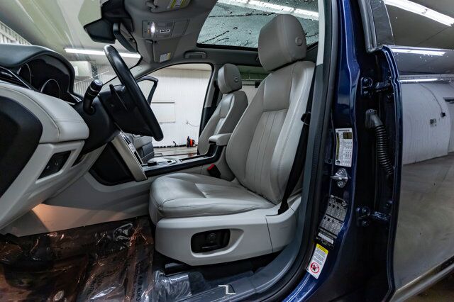 2019 Land Rover Discovery AWD HSE Sport Leather Roof Nav BCam Red Deer AB