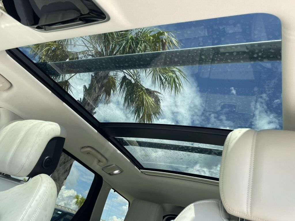 2019 Land Rover Range Rover Sport HSE~CLEAN CARFAX~ADJUSTABLE SUSPENSION~BLIND SPOT WARNING~CRASH SENSORS~MEMORIZED SEAT SETTINGS~PANORAMIC MOONROOF / SUNROOF~PREMIUM LEATHER SEATS~PREMIUM SOUND SYSTEM~REMOTE ENGINE START Sarasota FL