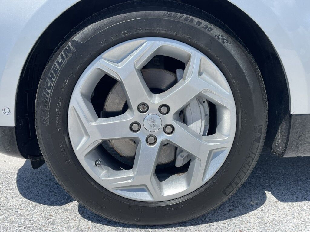 2019 Land Rover Range Rover Sport HSE~CLEAN CARFAX~ADJUSTABLE SUSPENSION~BLIND SPOT WARNING~CRASH SENSORS~MEMORIZED SEAT SETTINGS~PANORAMIC MOONROOF / SUNROOF~PREMIUM LEATHER SEATS~PREMIUM SOUND SYSTEM~REMOTE ENGINE START Sarasota FL