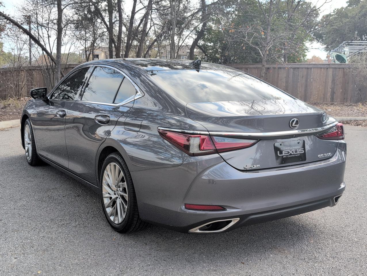 2019 Lexus ES