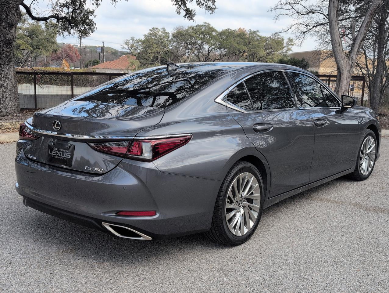 2019 Lexus ES