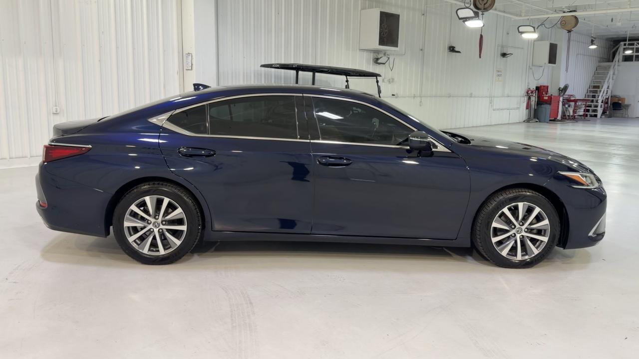 2019 Lexus ES