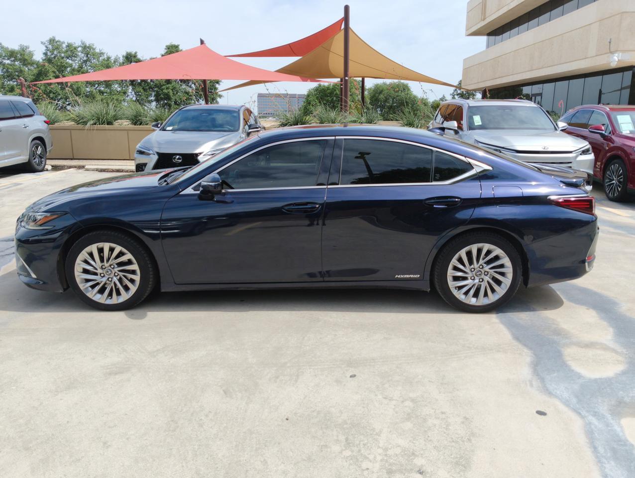 2019 Lexus ES