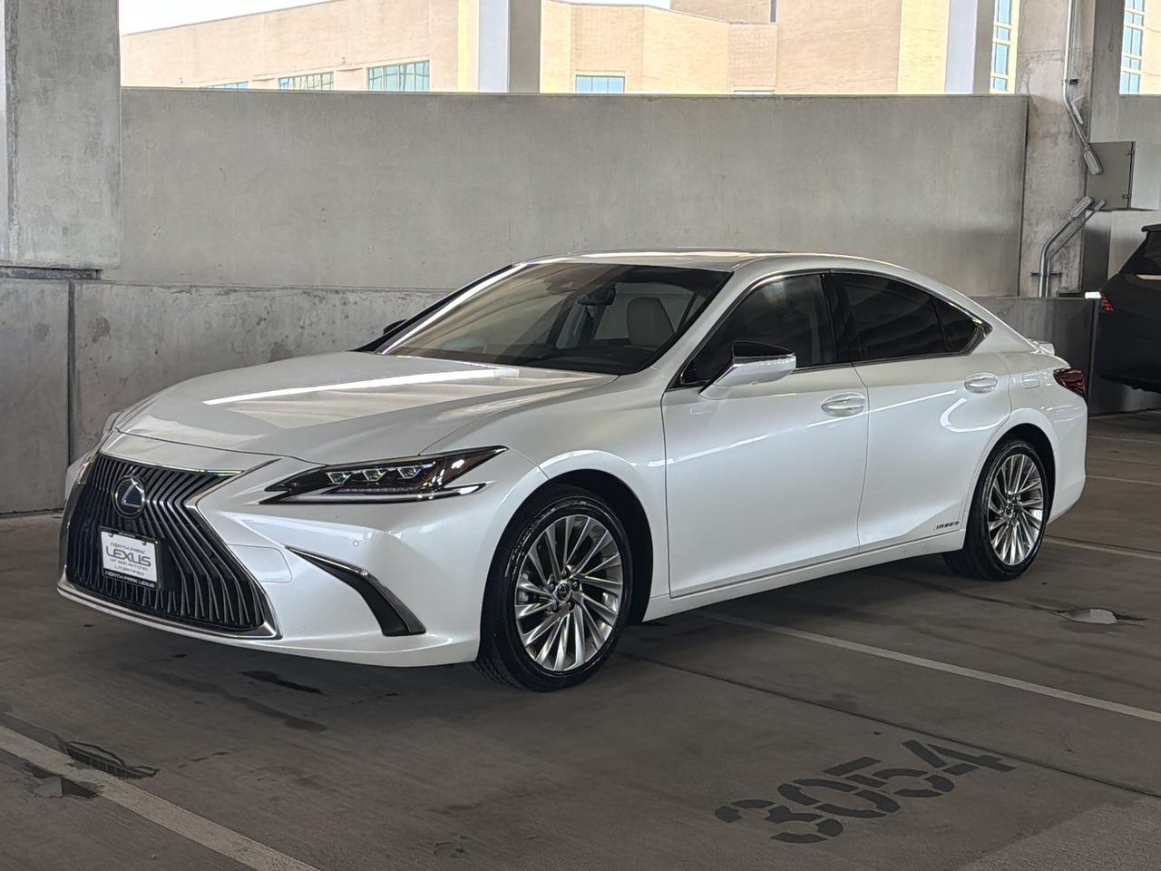2019 Lexus ES 300h Luxury