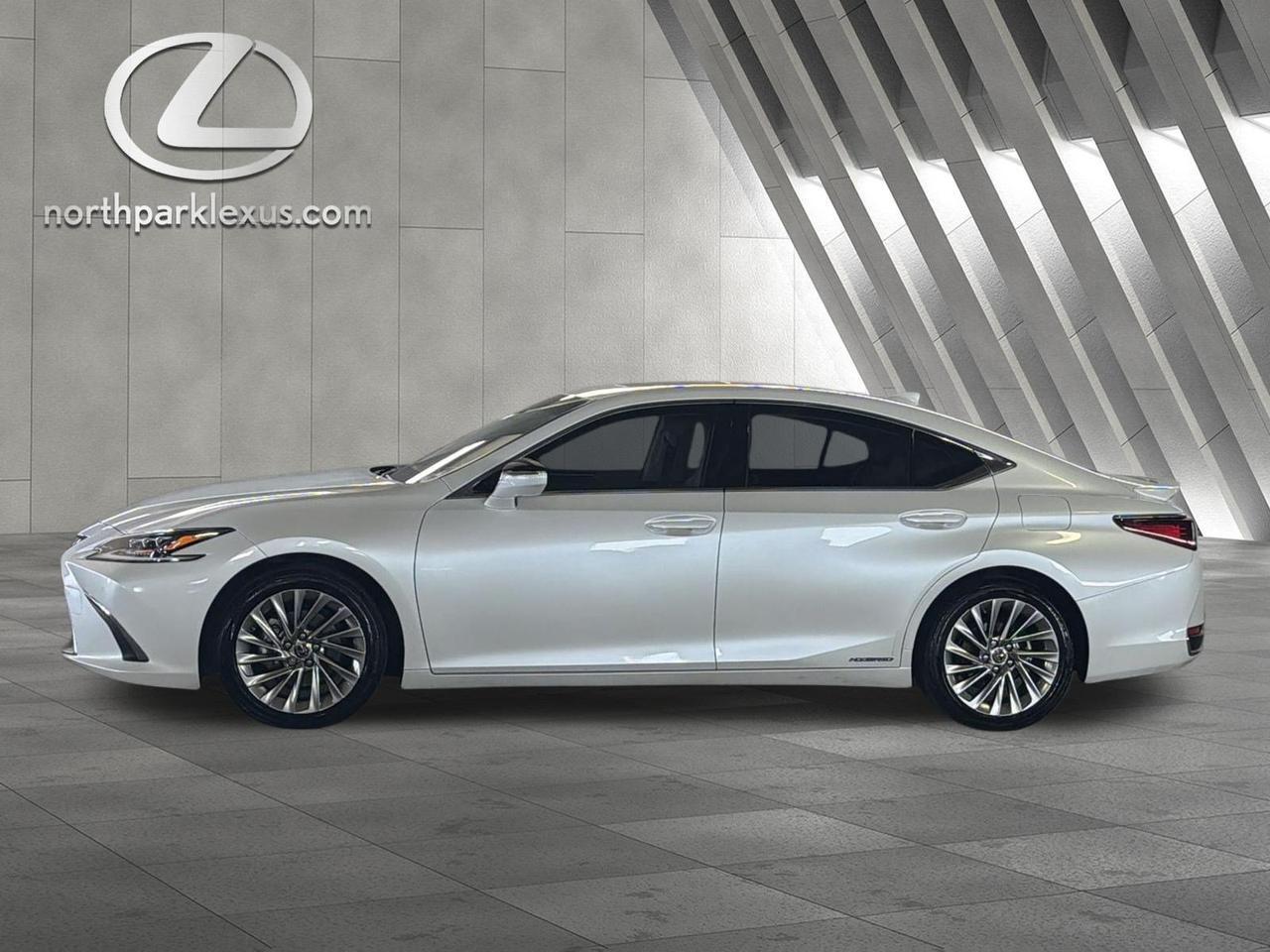 2019 Lexus ES 300h Luxury