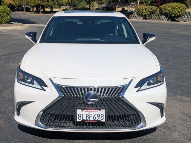 2019 Lexus ES 300h