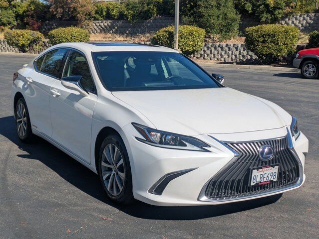2019 Lexus ES 300h