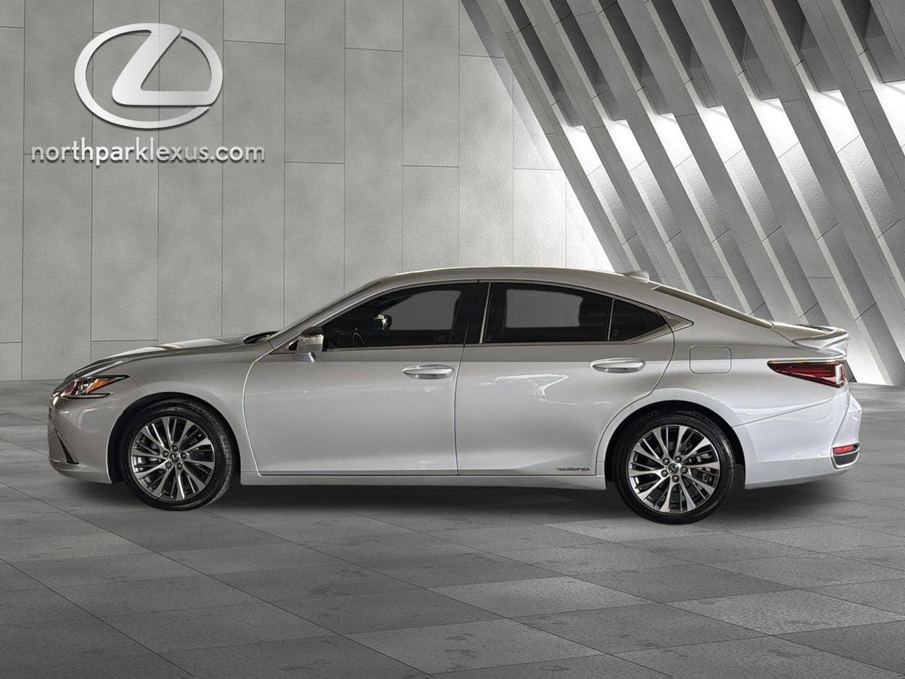 2019 Lexus ES