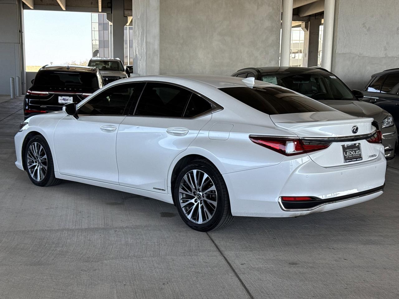 2019 Lexus ES 300h