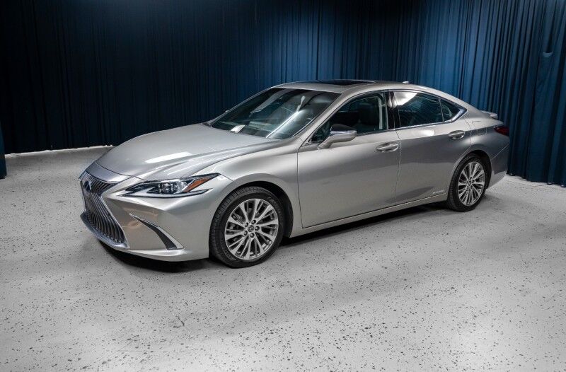 2019 Lexus ES 300h Sedan