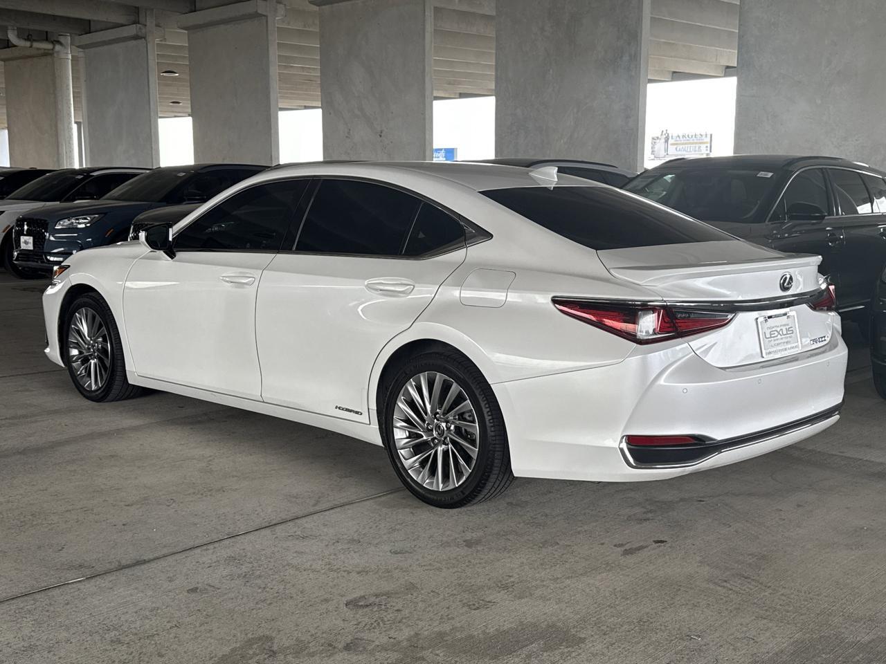 2019 Lexus ES 300h Ultra Luxury