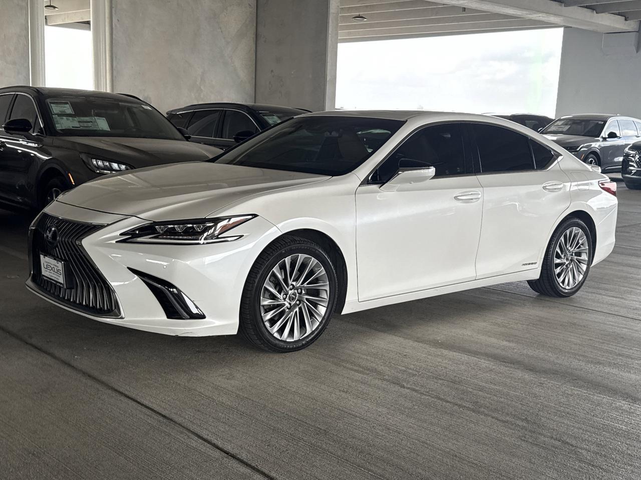 2019 Lexus ES 300h Ultra Luxury