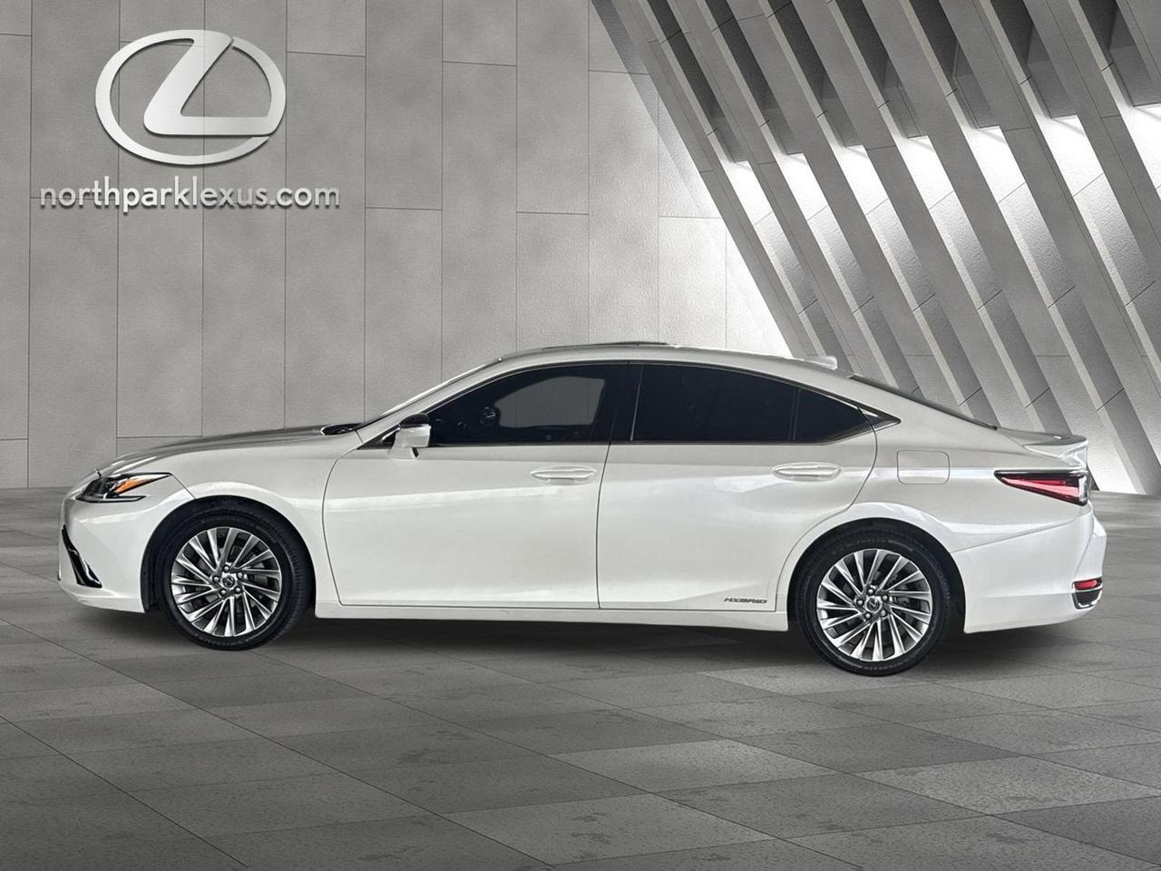 2019 Lexus ES 300h Ultra Luxury