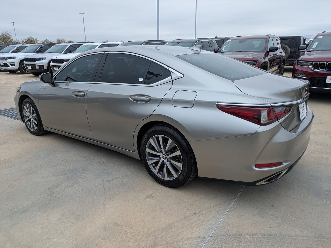 2019 Lexus ES 350 Luxury Castroville TX