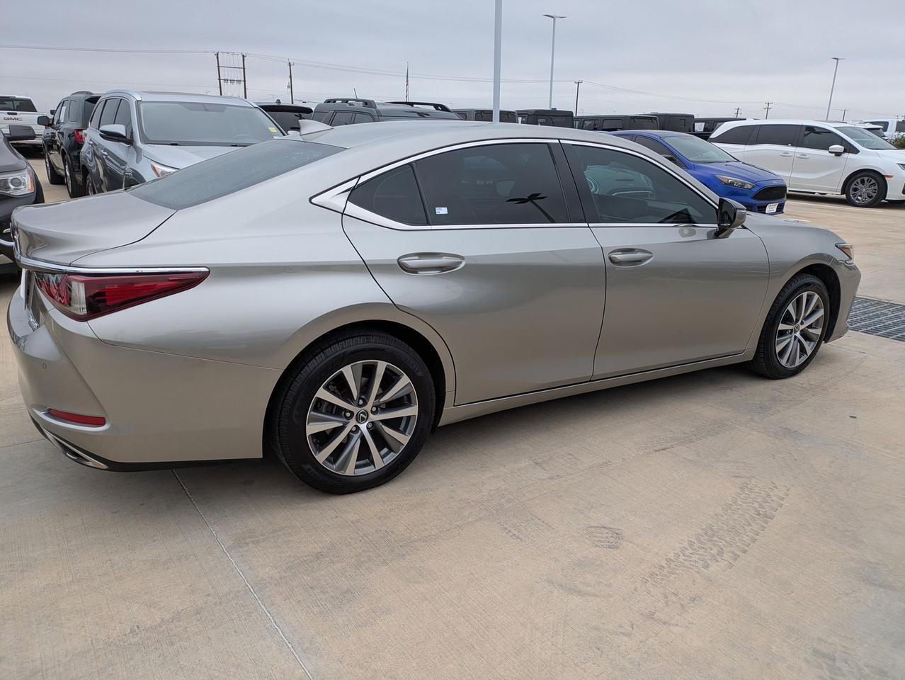2019 Lexus ES 350 Luxury