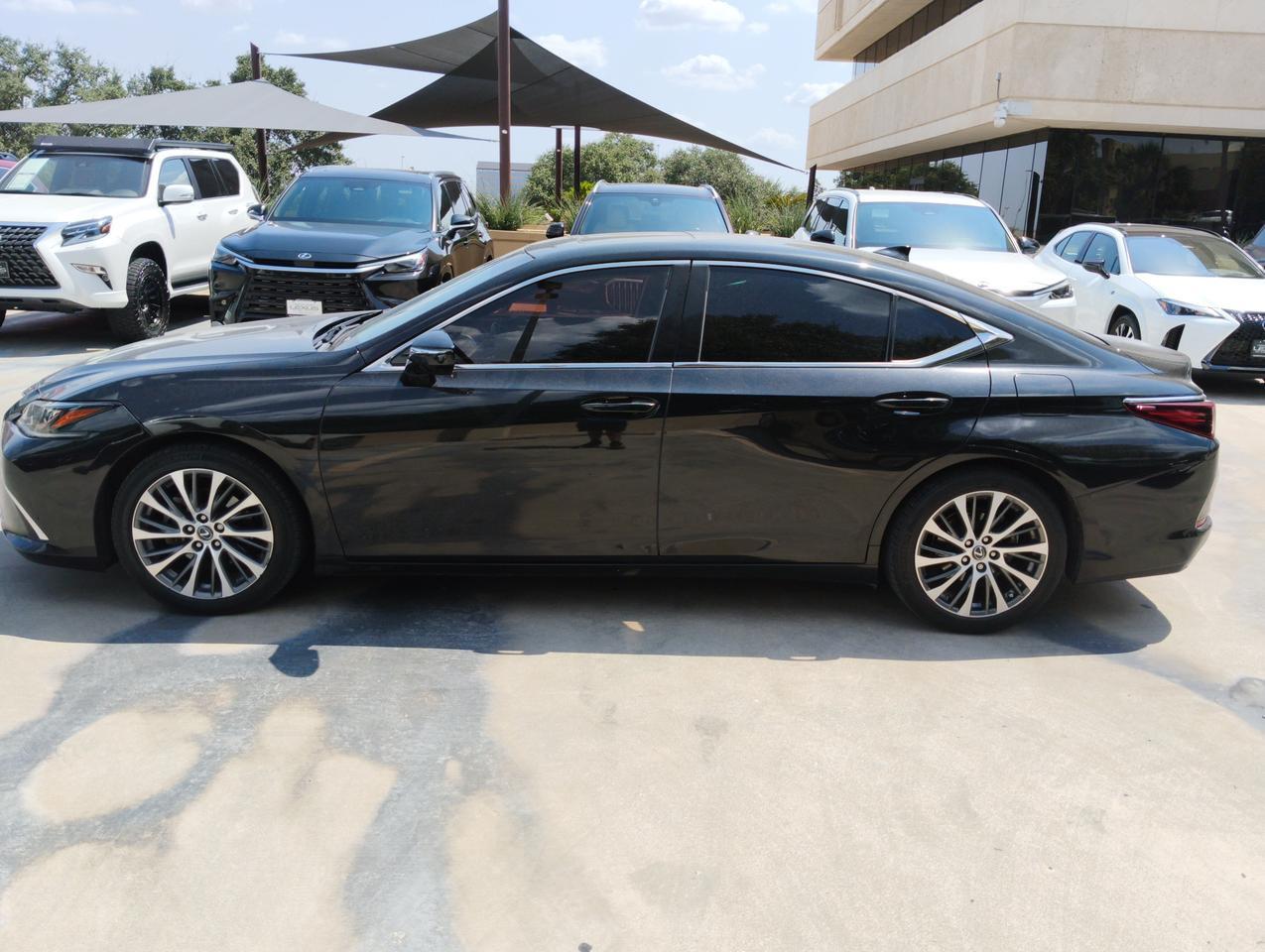 2019 Lexus ES