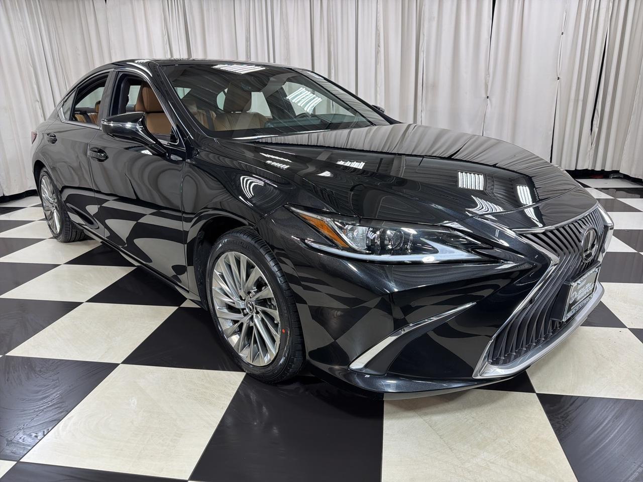 2019 Lexus ES