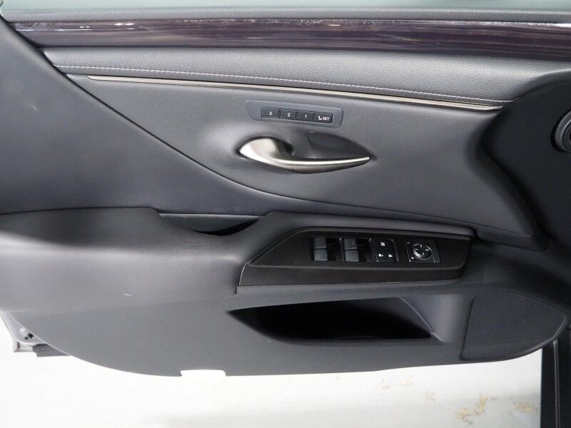 2019 Lexus ES 350 *PREMIUM PKG, NAVIGATION, ADAPTIVE CRUISE, SAFETY ALERTS, BACKUP-CAMERA, MOONROOF, CLIMATE SEATS, HEATED STEERING, INTUITIVE PARK ASSIST, REMOTE START, KEYLESS ENTRY, APPLE CARPLAY Round Rock TX