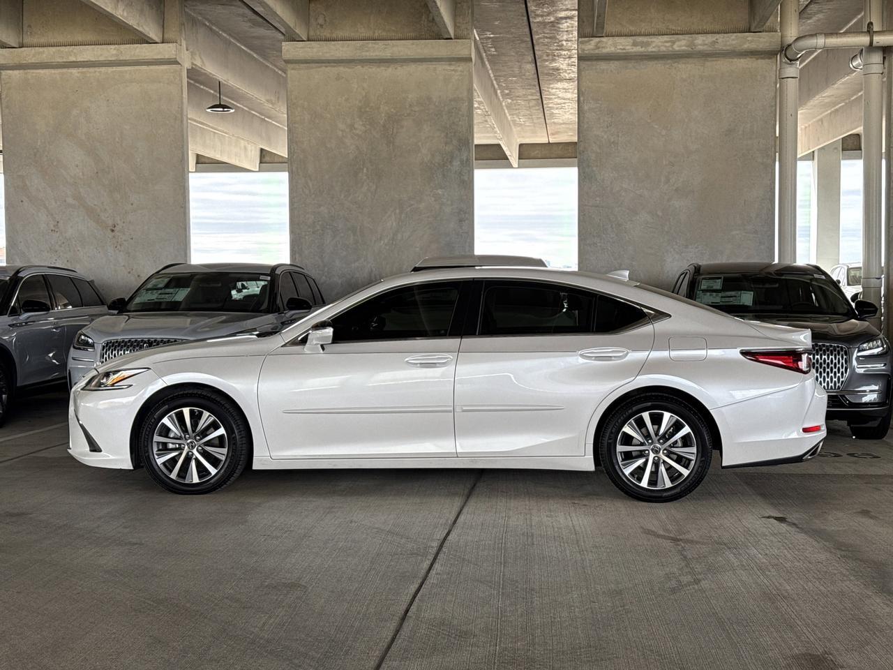 2019 Lexus ES