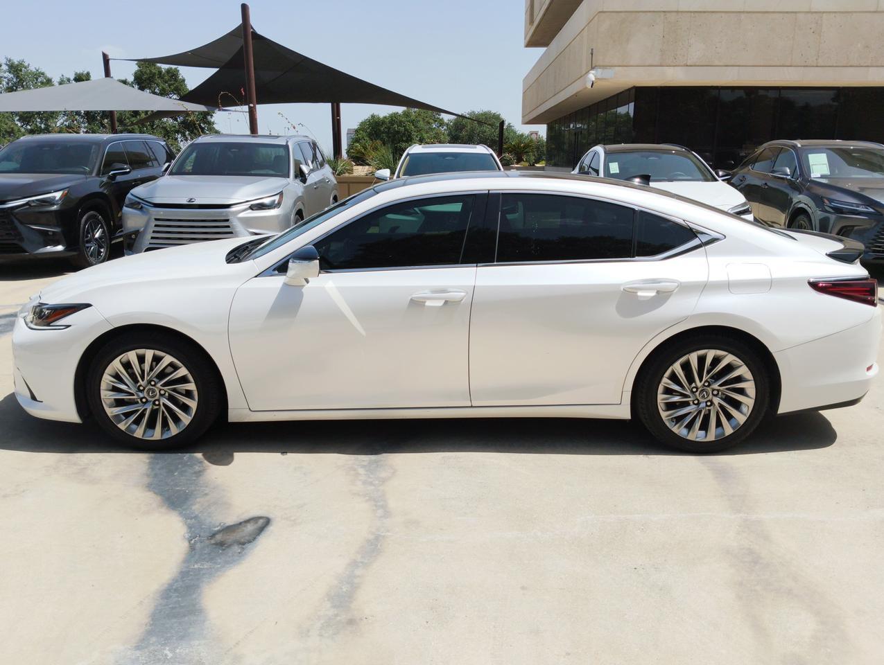 2019 Lexus ES