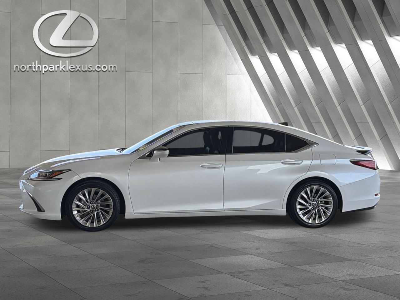 2019 Lexus ES