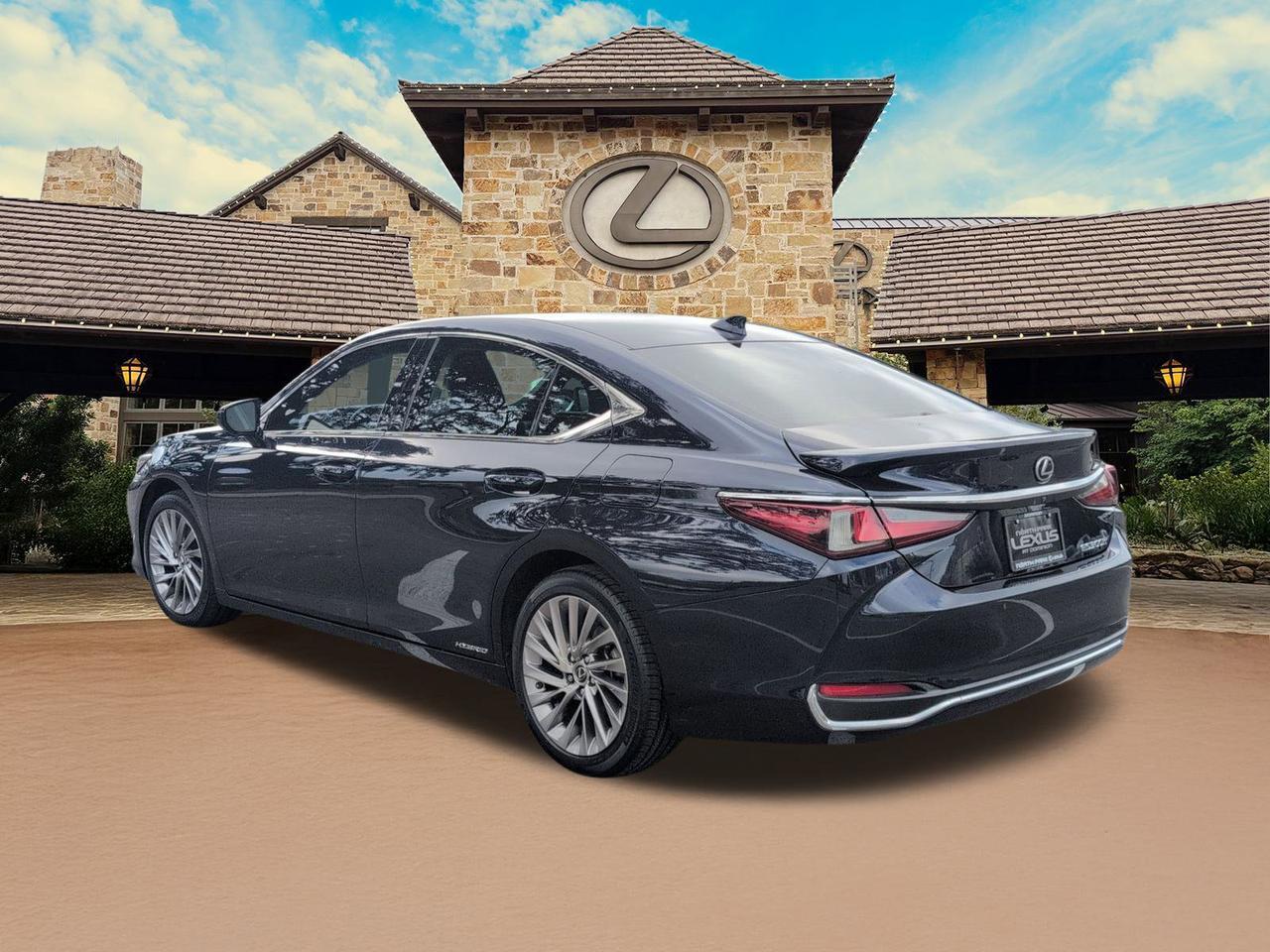 2019 Lexus ES LUXU