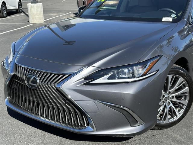 2019 Lexus ES Luxury