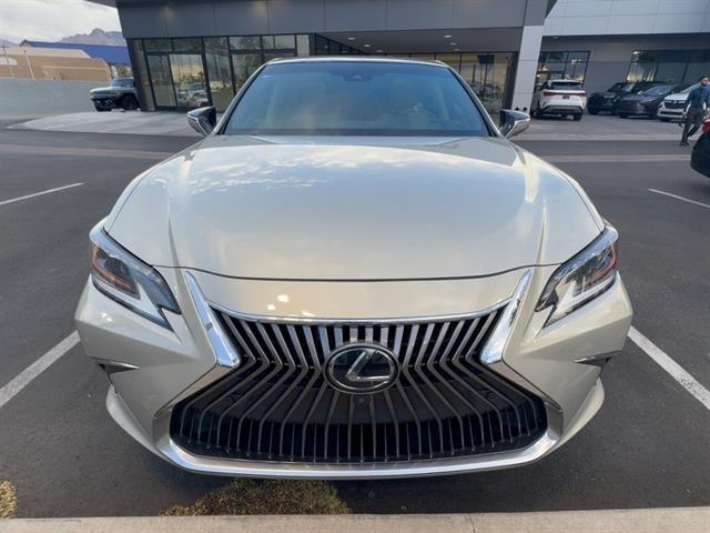 2019 Lexus ES Ultra Luxury