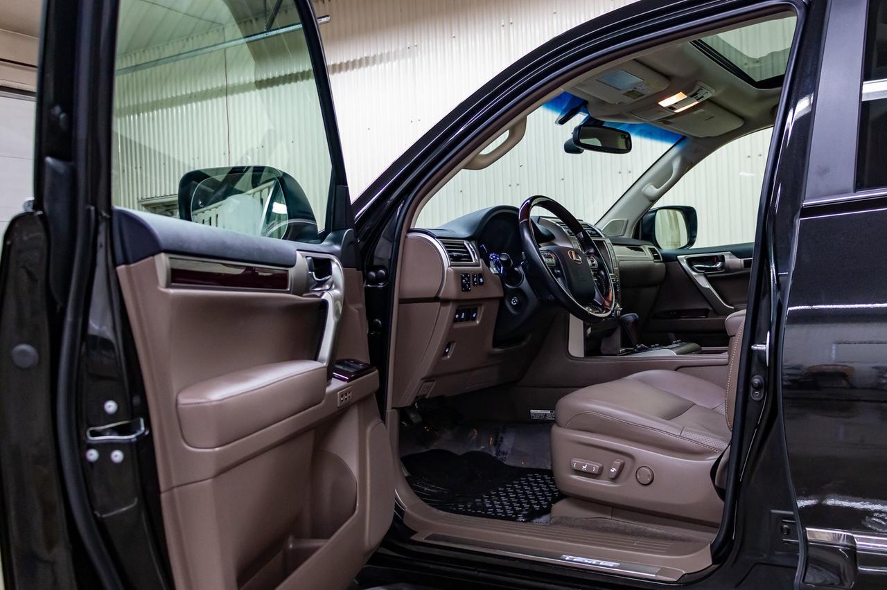 2019 Lexus GX460 AWD Tech Pkg. Leather Roof Nav BCam Red Deer AB