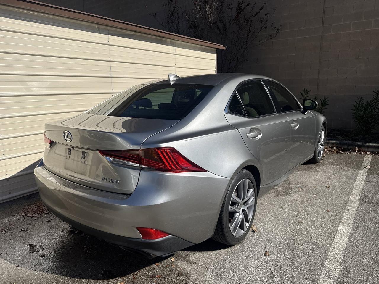 2019 Lexus IS