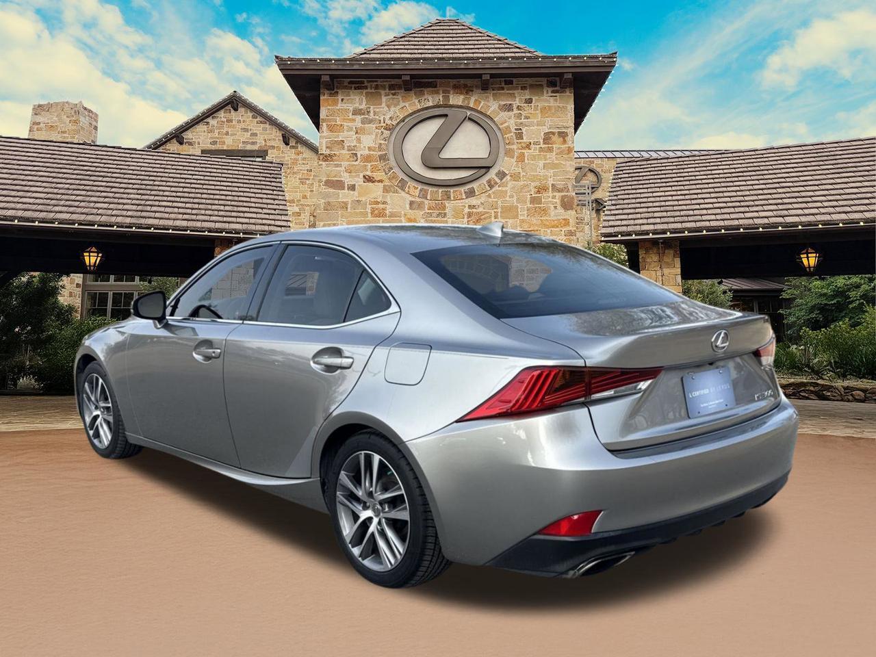 2019 Lexus IS