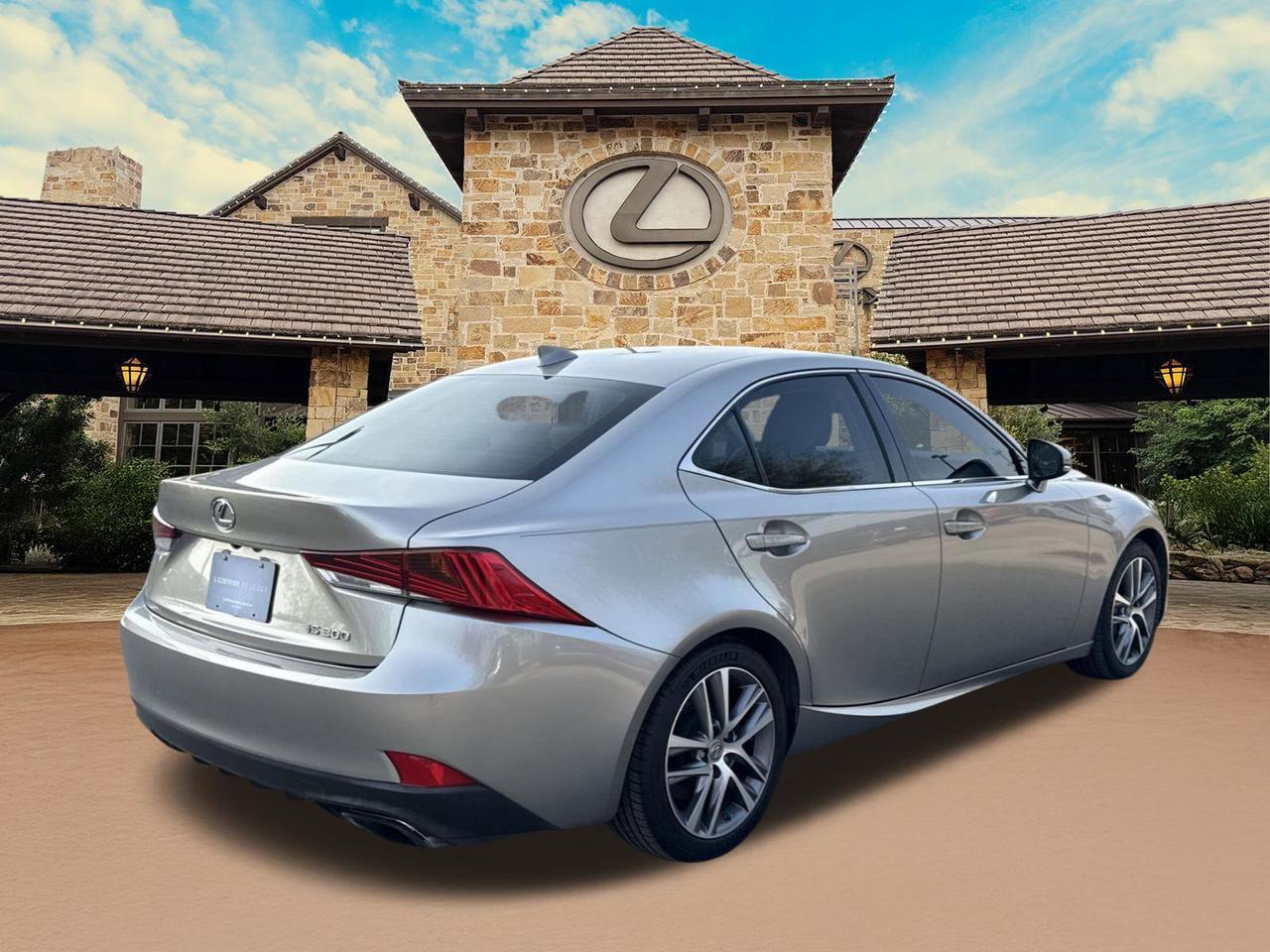 2019 Lexus IS