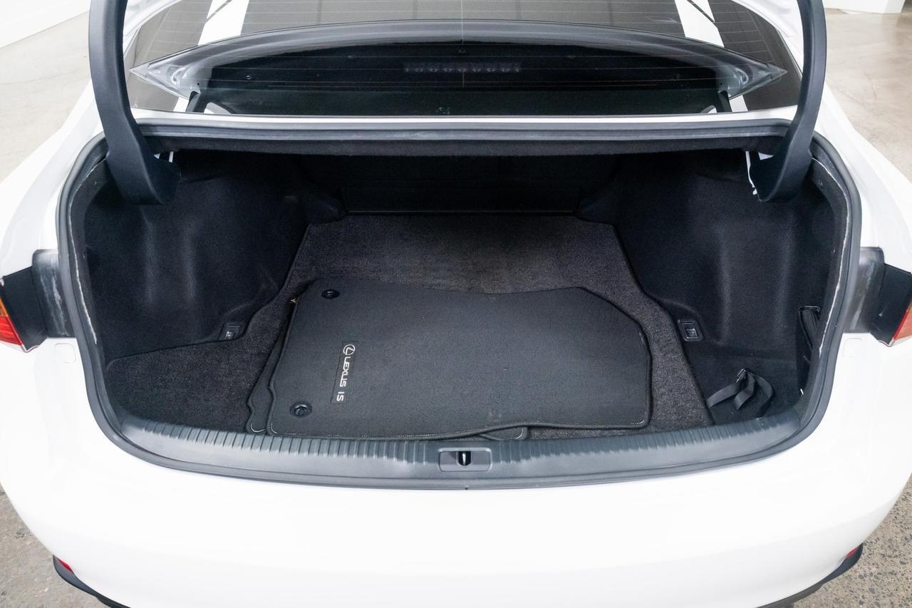 2019 Lexus IS 300 Vented Seats Moonroof Portland OR