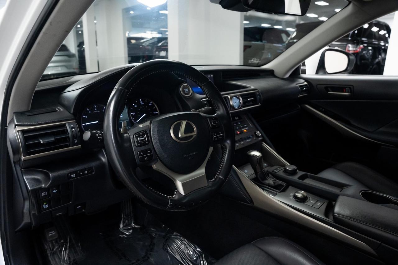 2019 Lexus IS 300 Vented Seats Moonroof Portland OR