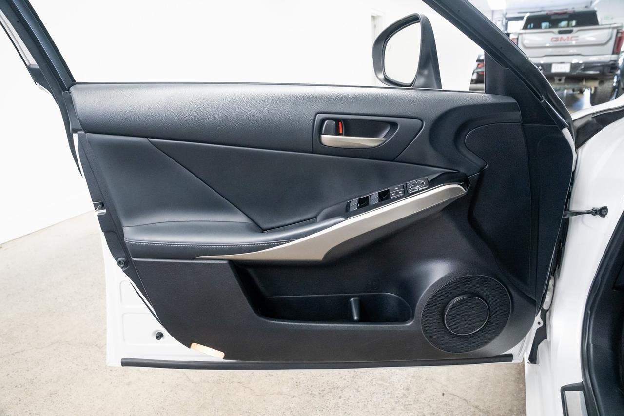 2019 Lexus IS 300 Vented Seats Moonroof Portland OR