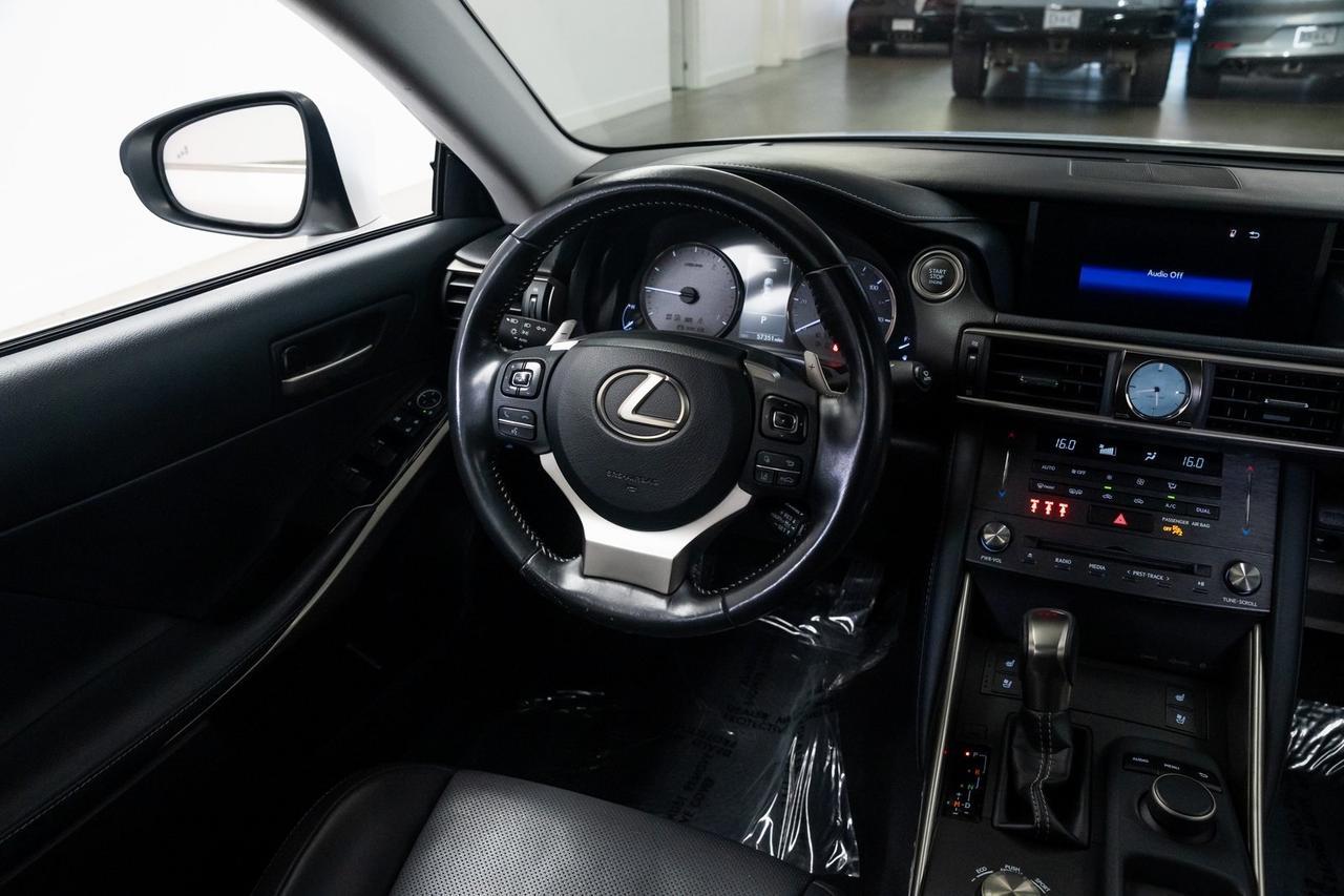 2019 Lexus IS 300 Vented Seats Moonroof Portland OR