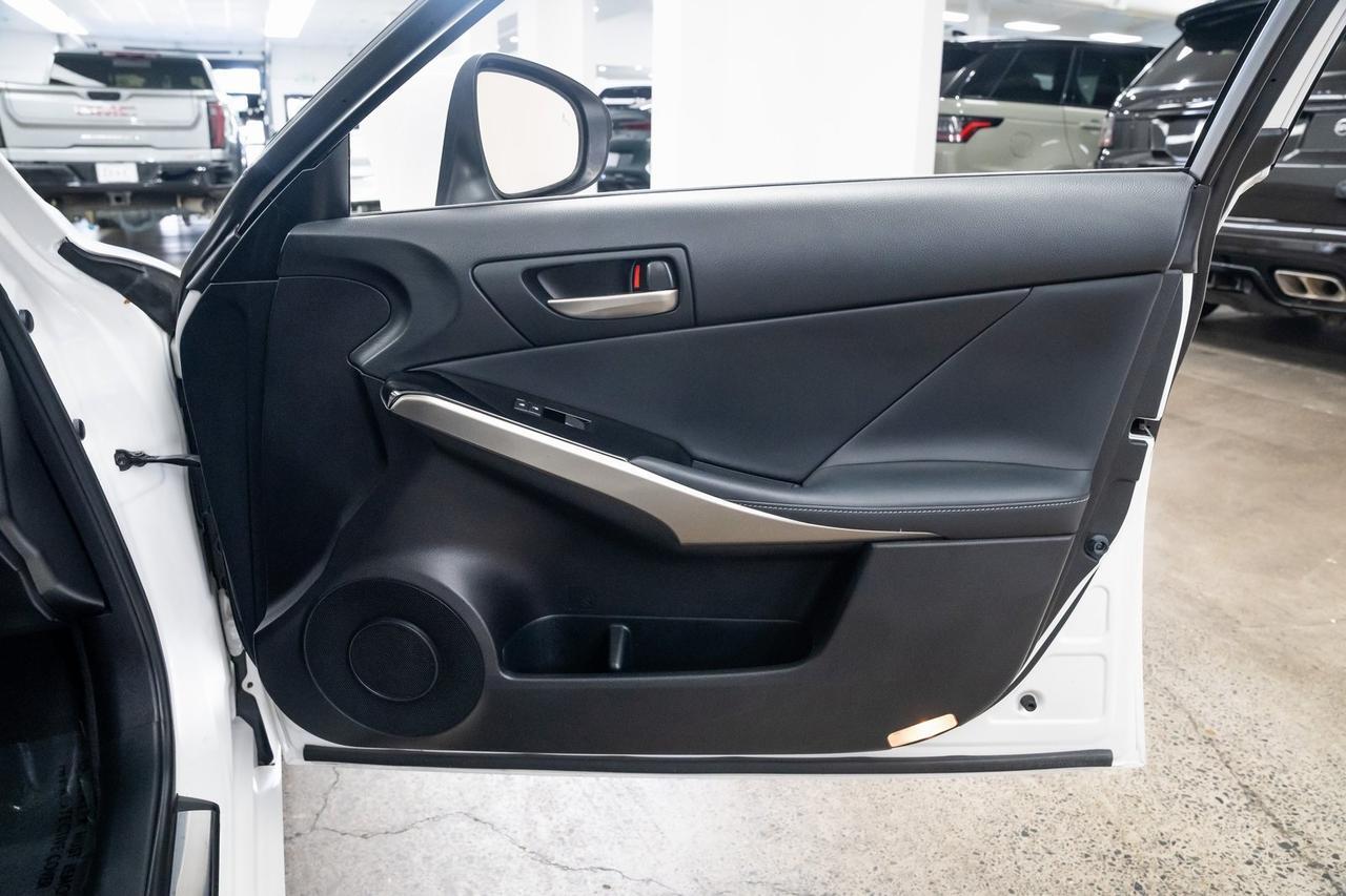 2019 Lexus IS 300 Vented Seats Moonroof Portland OR